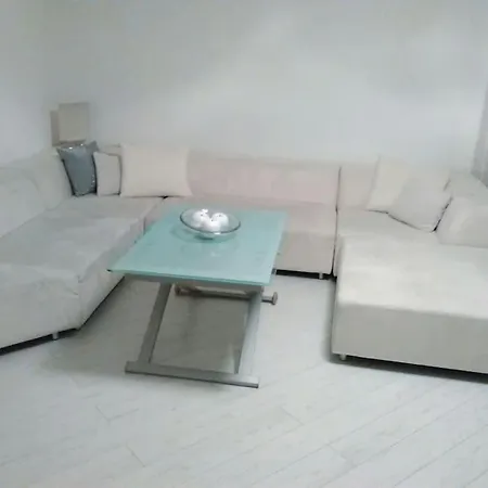 Daire Old In Ba/5*luxus/3xtv/bar Internet Bratislava